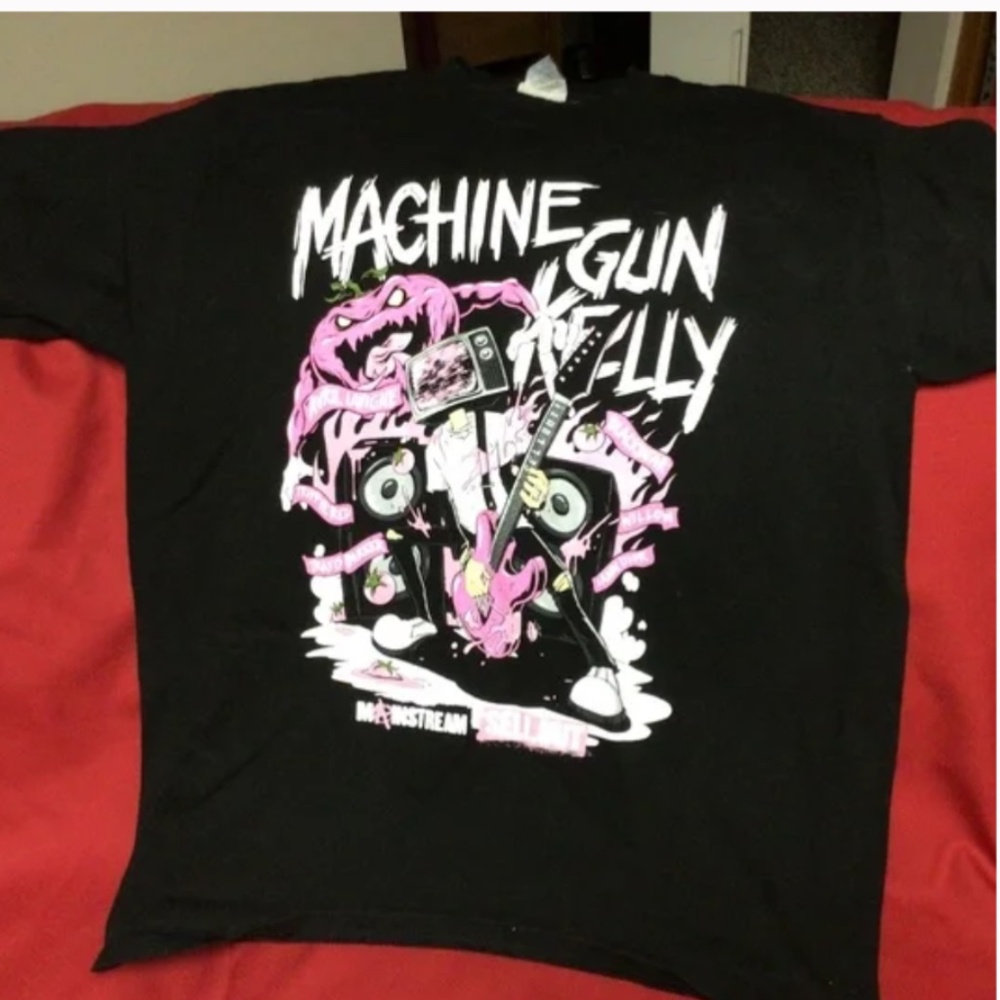 MACHINE GUN KELLY concert tshirt